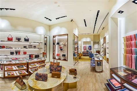 ferragamo boutiques usa.